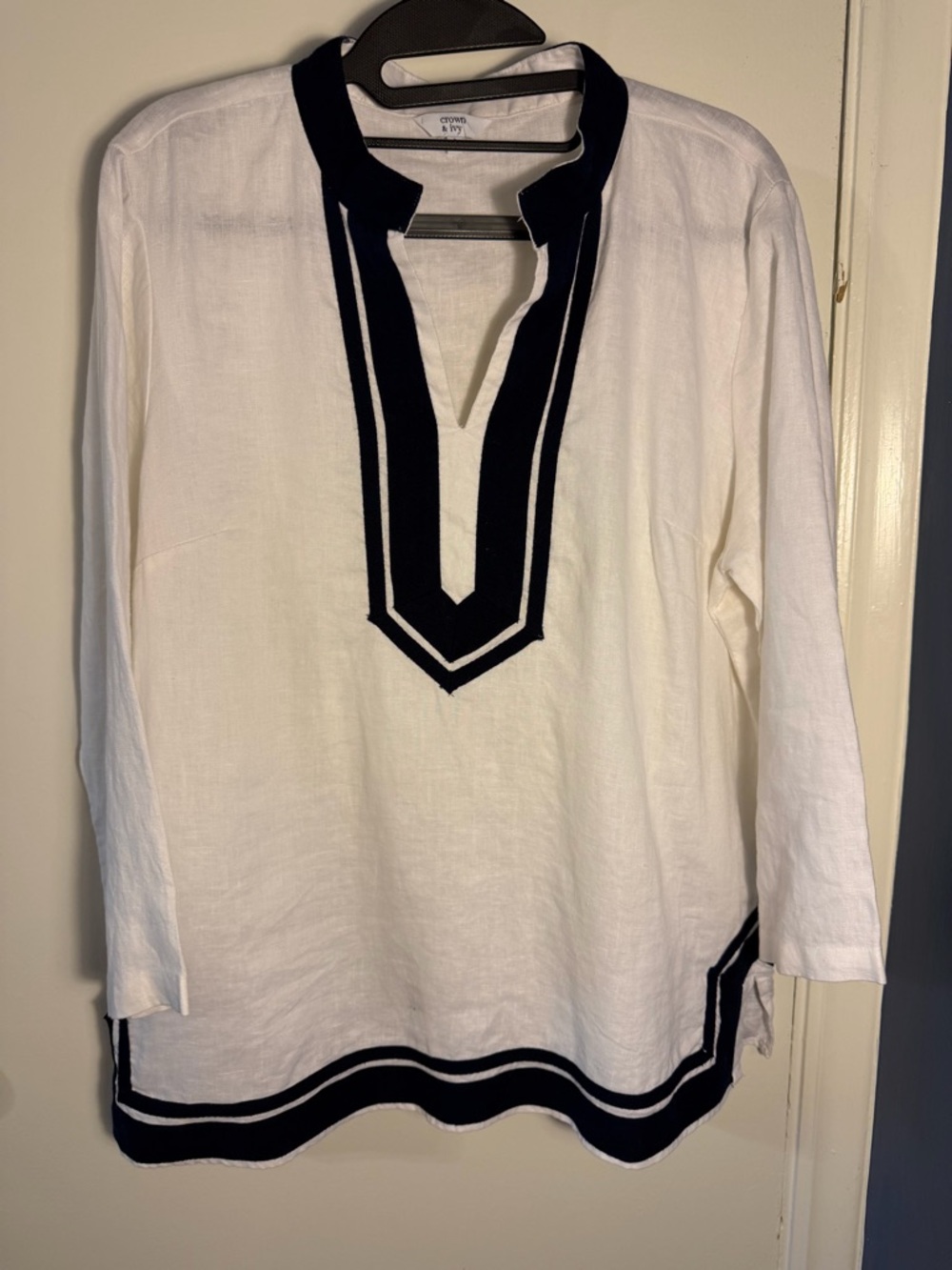 crown & ivy White Tunic with Navy Stripe Trim Large